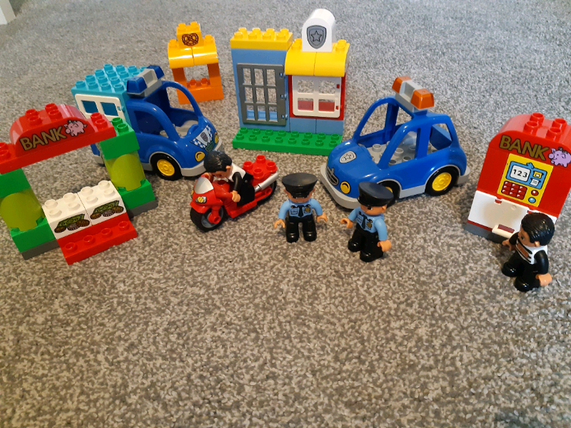 lego duplo bank robber